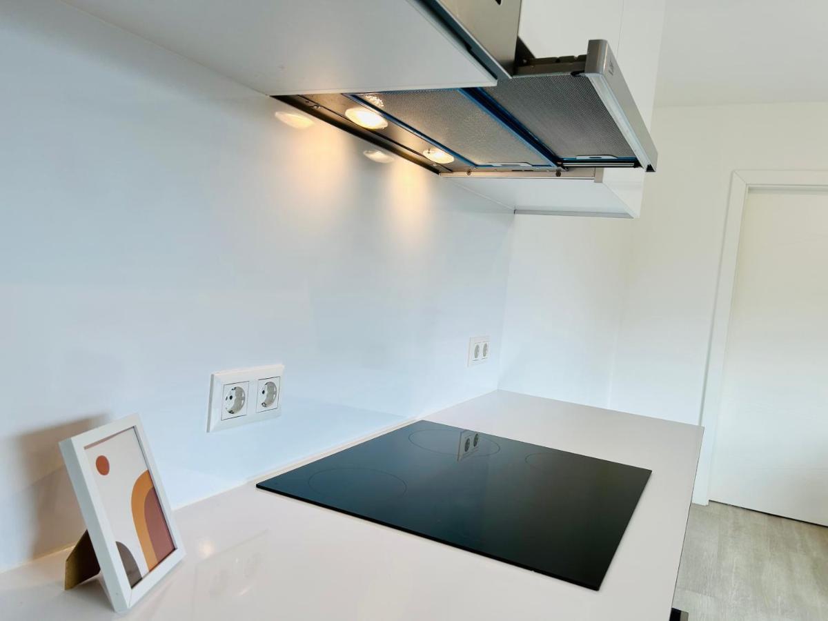 Ferienwohnung Modern - Free Parking - Balcony Wien Exterior foto